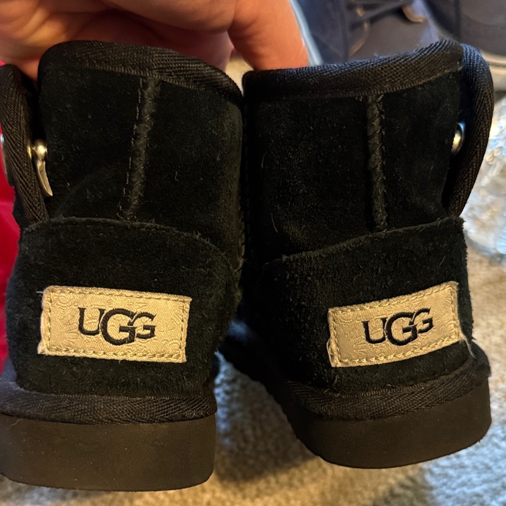 UGG Black Kids Bootie toddler size 7 - Picture 2 of 4